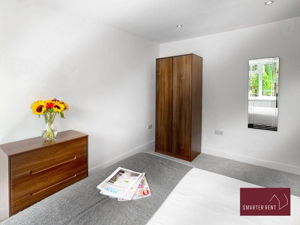 Sunninghill Village - 2 Bed - Parking And Garden Ascot  Ngoại thất bức ảnh
