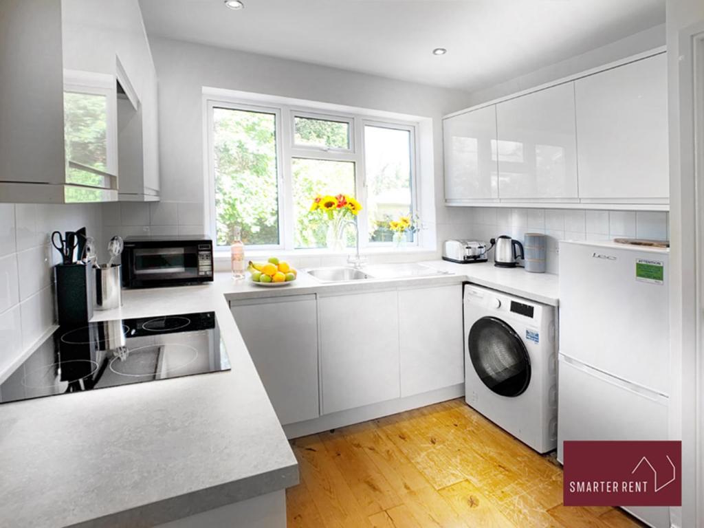 Sunninghill Village - 2 Bed - Parking And Garden Ascot  Ngoại thất bức ảnh